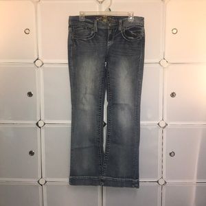 Maurices jeans
